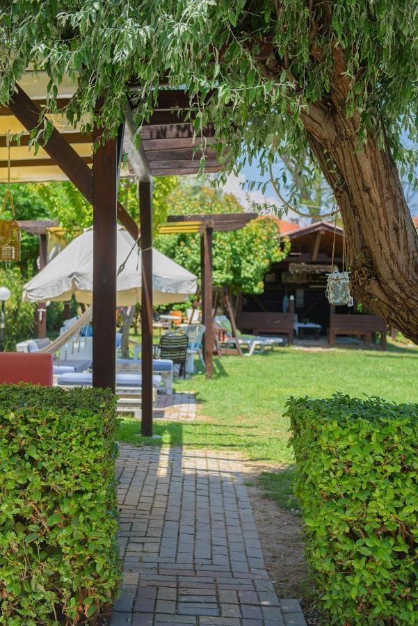 Hotel Papanikolaou Иериссос Экстерьер фото