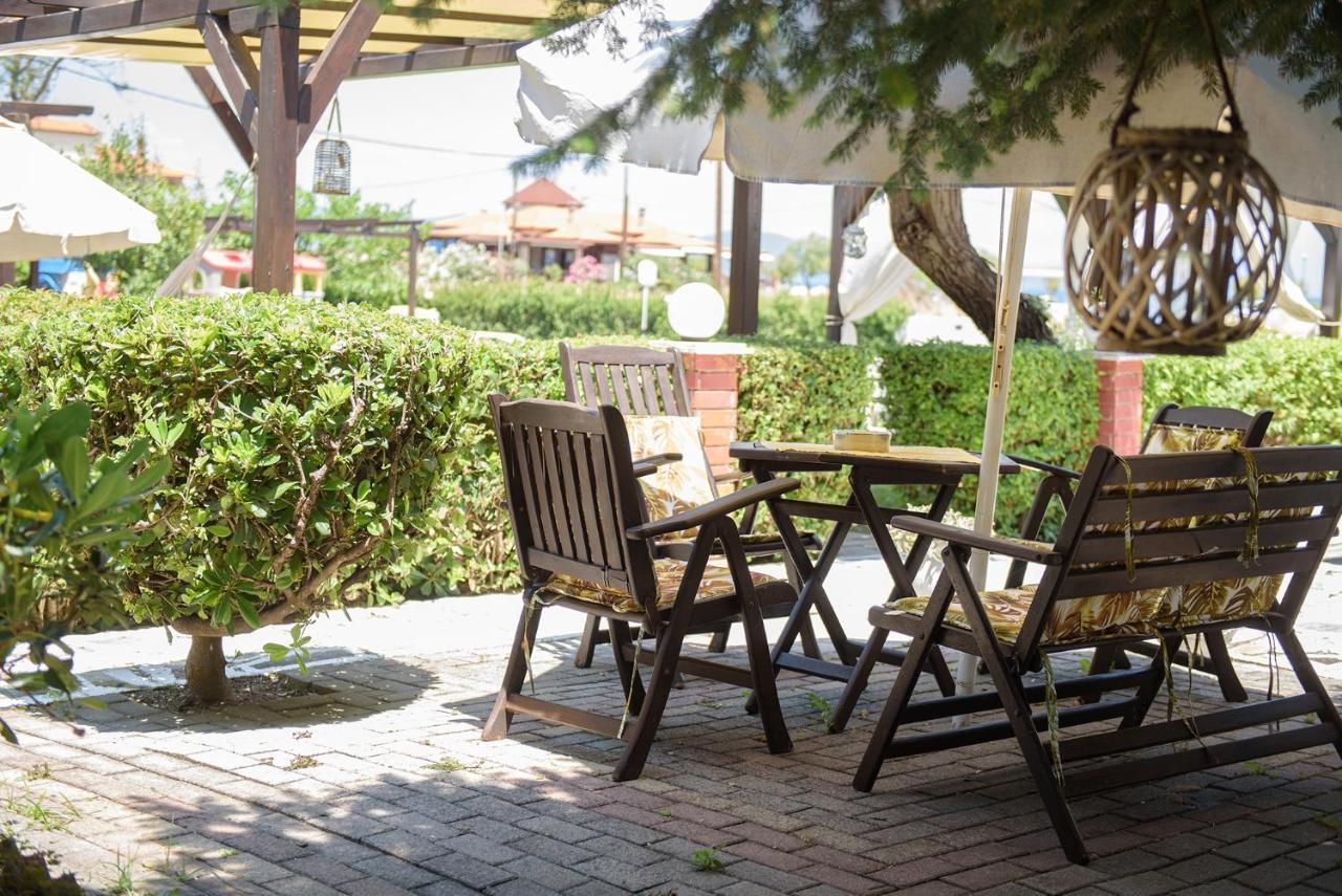 Hotel Papanikolaou Иериссос Экстерьер фото
